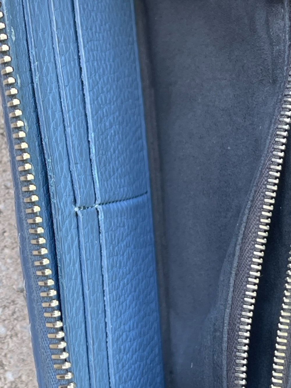 Fendi Selleria zip-around wallet blue soft leather - Picture 8 of 16